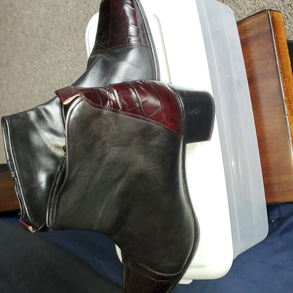 Boots - Picture 4 of 6